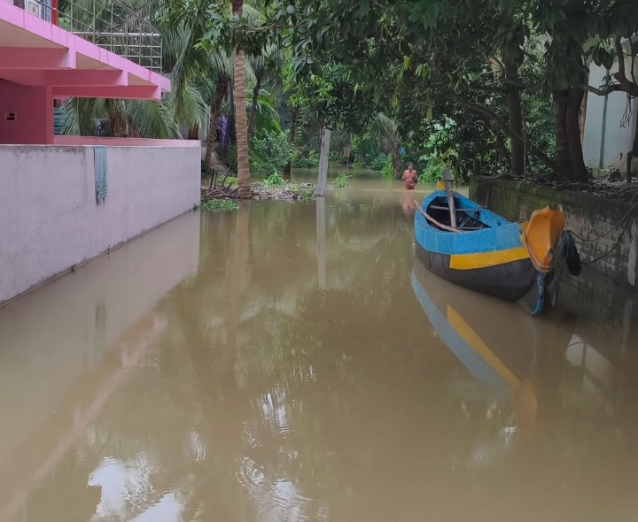 ముంచెత్తిన గోదావరి వరద.. లంక గ్రామాలు విలవిల