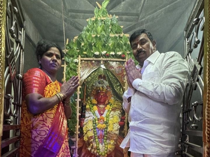 శ్రీ మారేమ్మ అవ్వ దేవిని దర్శించుకున్న ఎమ్మెల్యే