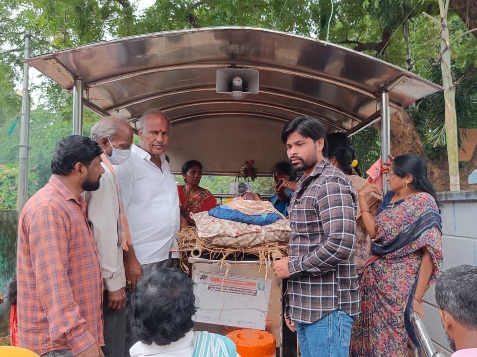 నల్లకొండ కుమార్‌కు నివాళి అర్పించిన ఎమ్మెల్యే