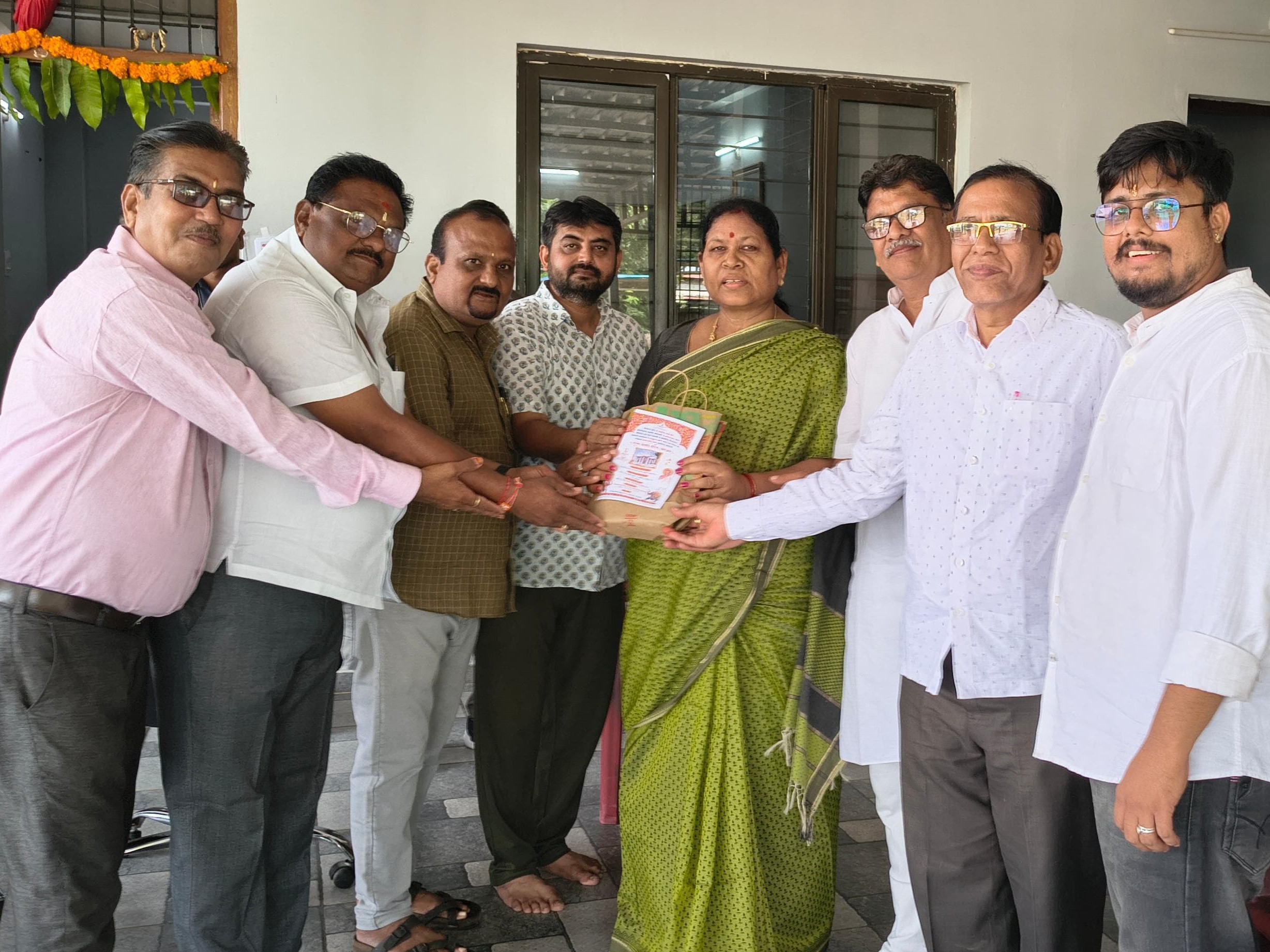 జైన సమాజ్ ఆహ్వానం స్వీకరించిన ఎమ్మెల్యే కోవ లక్ష్మి