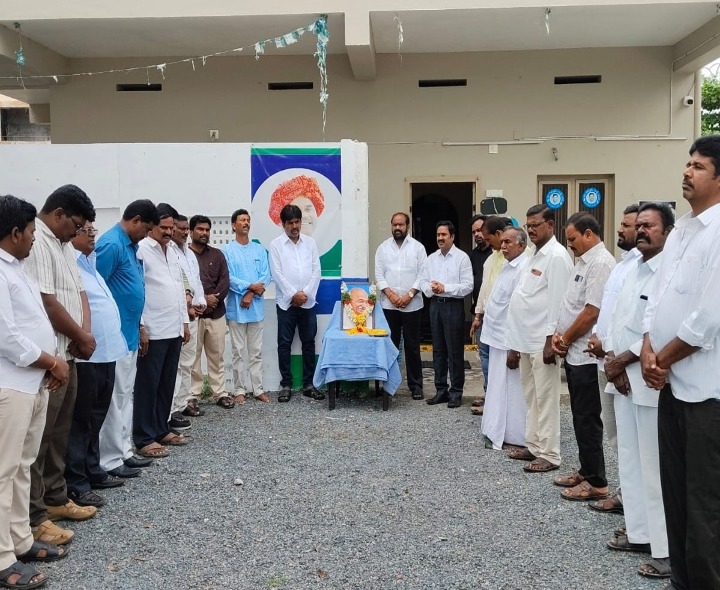 ‘గాంధీజీ ఆవలంభించిన అహింసా మార్గం ఆచరణీయం’