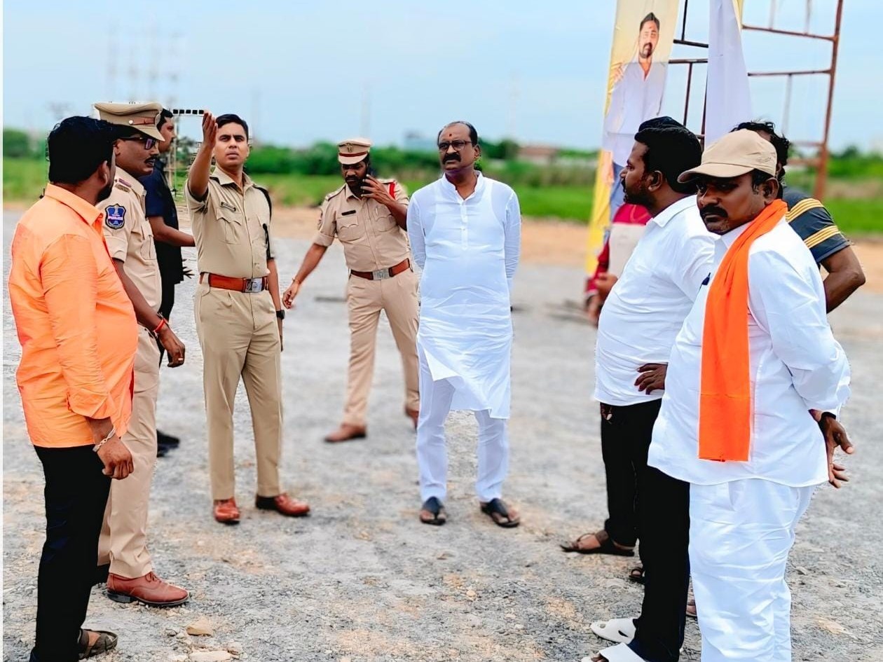 దసరా ఉత్సవాలను ప్రశాంతంగా జరుపుకోవాలి: డీసీపీ