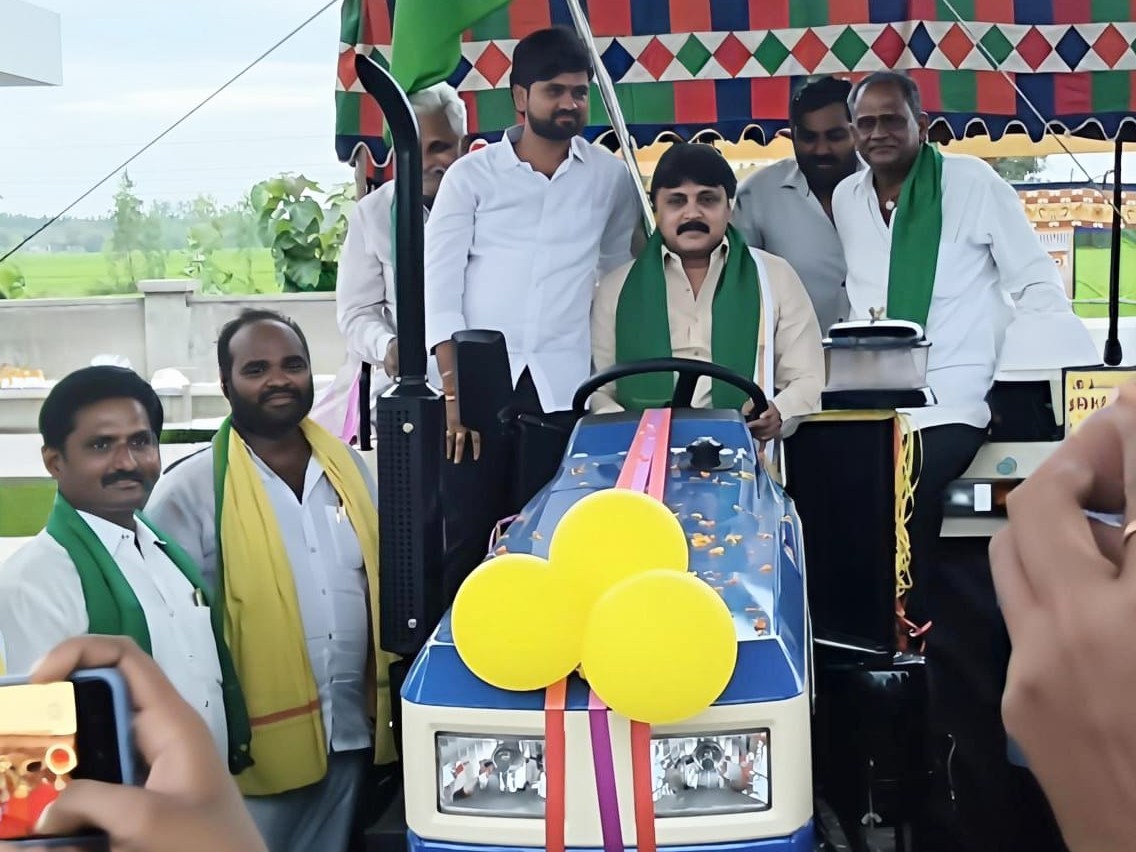 వ్యవసాయ యంత్ర పరికరాలు ప్రారంభించిన ఎమ్మెల్యే