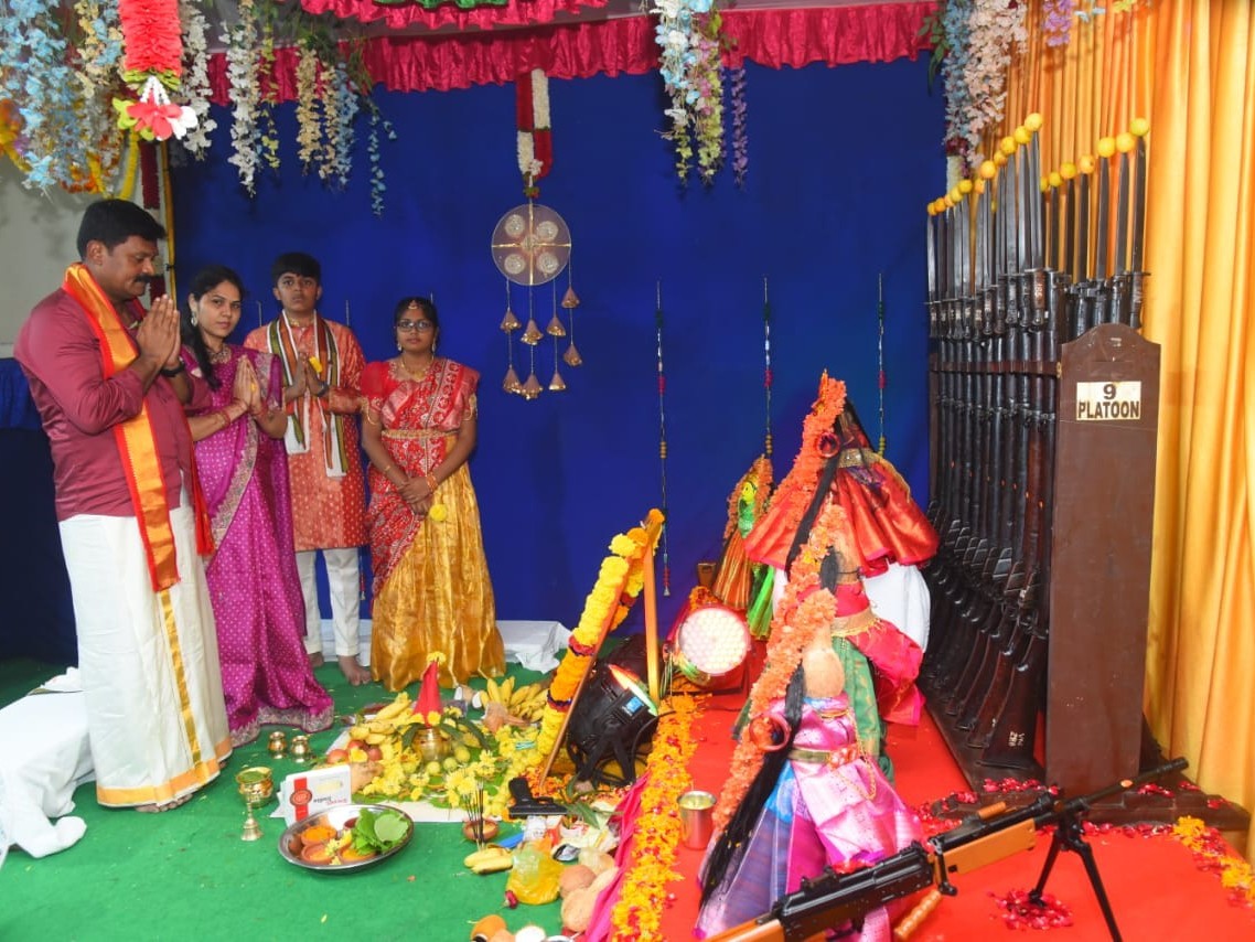ఆయుధ పూజల్లో ఎస్పీ