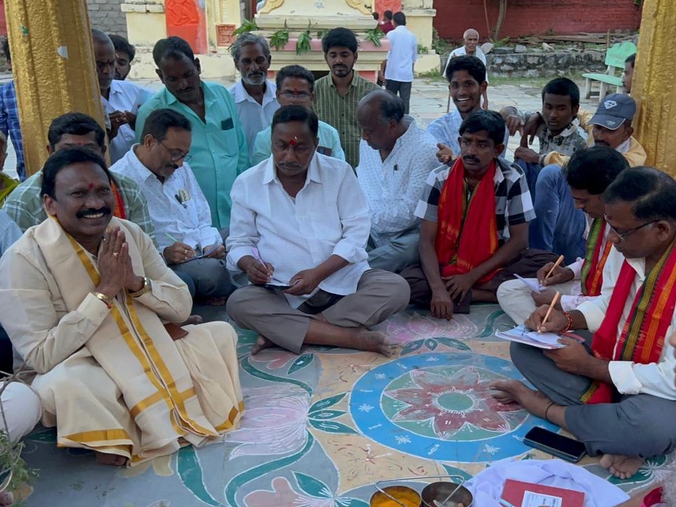 జమ్మి పూజలో పాల్గొన్న మాజీ ఎమ్మెల్యే