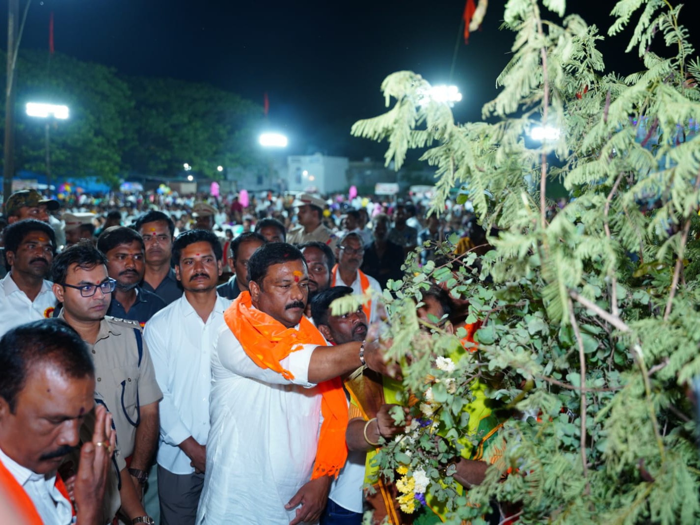 దసరా ఉత్సవాలలో పాల్గొన్న ఎమ్మెల్యే