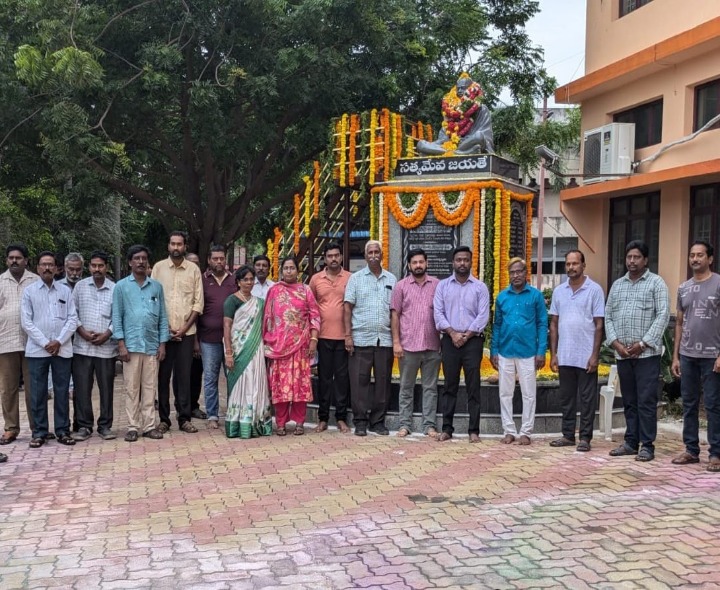 ‘అహింసా,సత్యం సేవా మార్గాలను అనుసరించాలి’