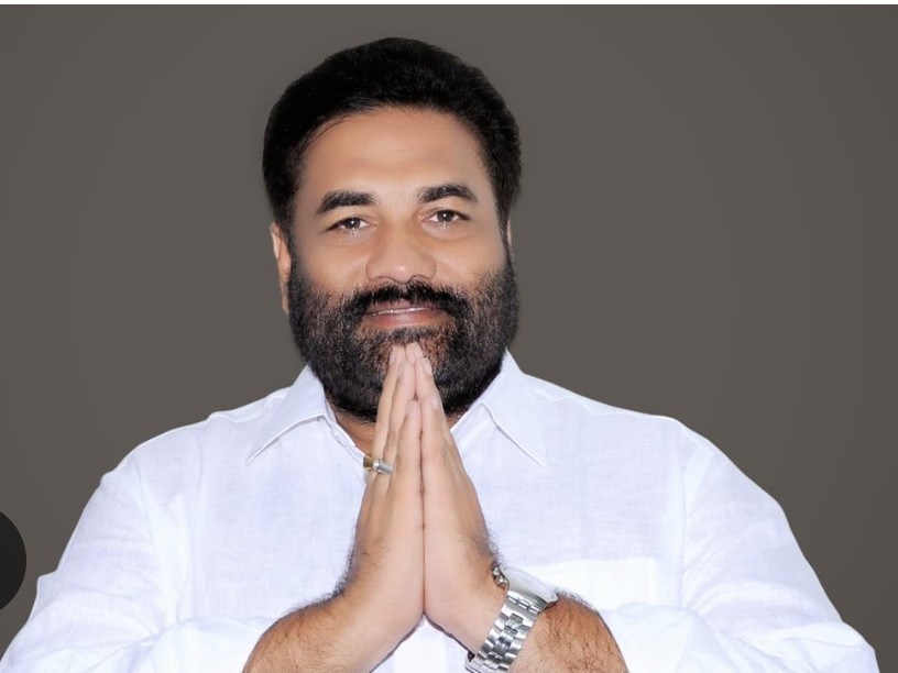 ఇరుకళమ్మను దర్శించుకున్న ఎమ్మెల్యే దంపతులు