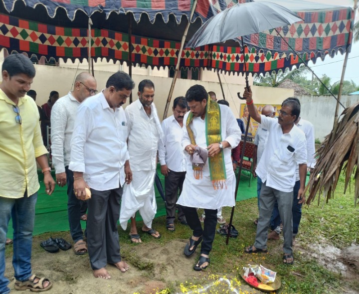 పాడి రైతుల సంక్షేమ అభివృద్ధి కోసమే గోకులం షెడ్లు