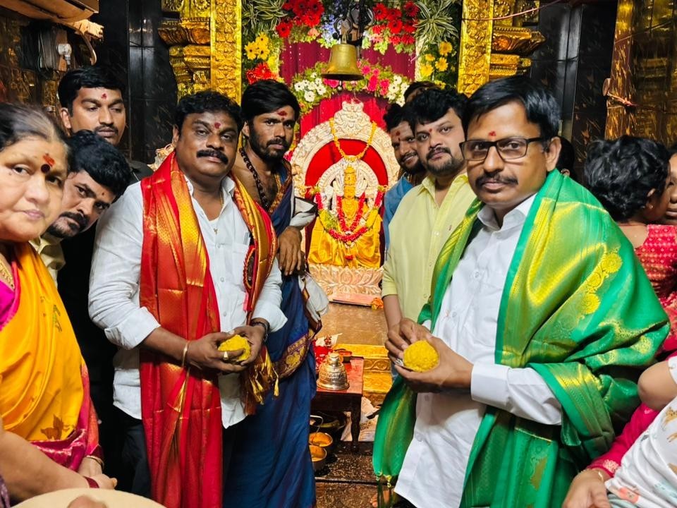 రేణుక ఎల్లమ్మ దేవాలయంలో ఎమ్మెల్యే