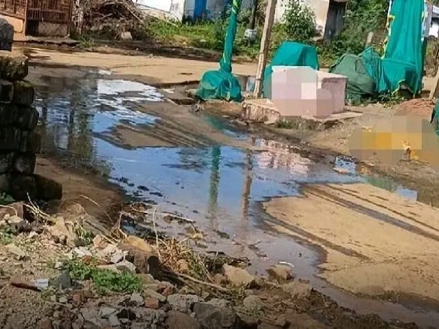 నూకలంపాడులో డ్రైనేజ్ సమస్య