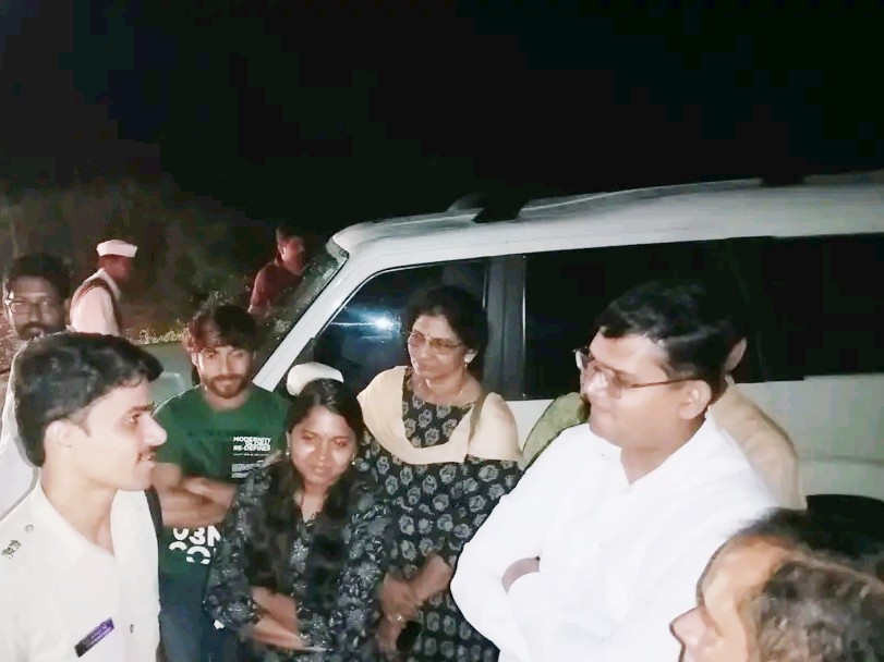 లోతట్టు ప్రాంత ప్రజలను అప్రమత్తం చేసిన కలెక్టర్, ఎస్పీ