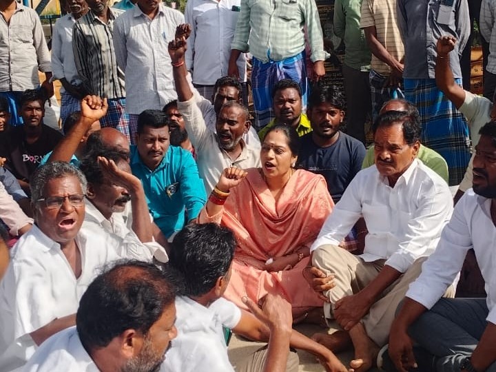 వెదురుకుప్పంలో  EX.DY.CM ధర్నా