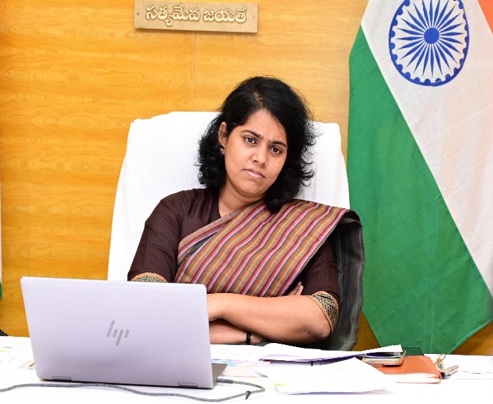 తూ.గో జిల్లాకు 51 అవార్డులు