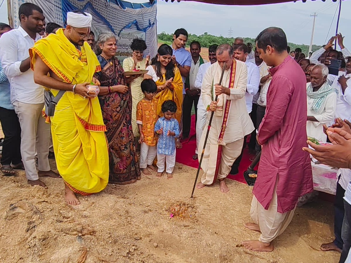 రైతులు ఆయిల్ ఫామ్ సాగుపై దృష్టి సారించాలి: మాజీ ఎమ్మెల్యే