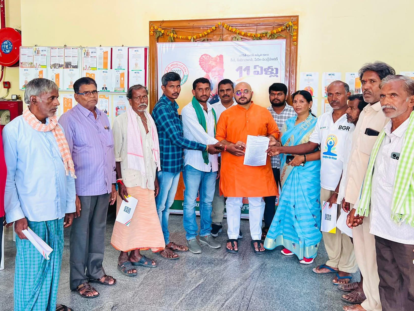 రైతులకు న్యాయం జరిగేలా కృషి చేస్తా : వర్షిత్ రెడ్డి