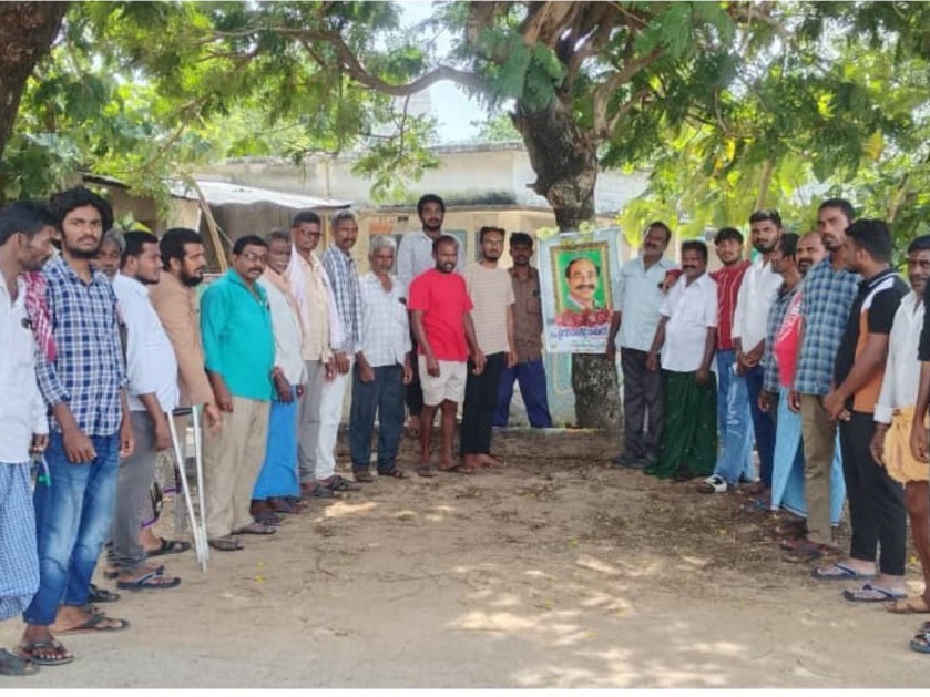 దామోదర్ రెడ్డి చిత్రపటానికి నివాళులర్పించిన కాంగ్రెస్ నాయకులు