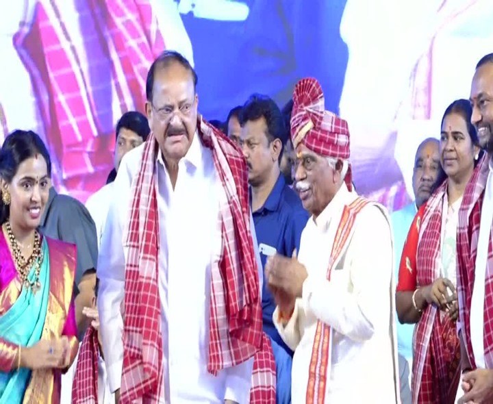 ‘అలయ్ బలయ్’కు పలువురు ప్రముఖులు