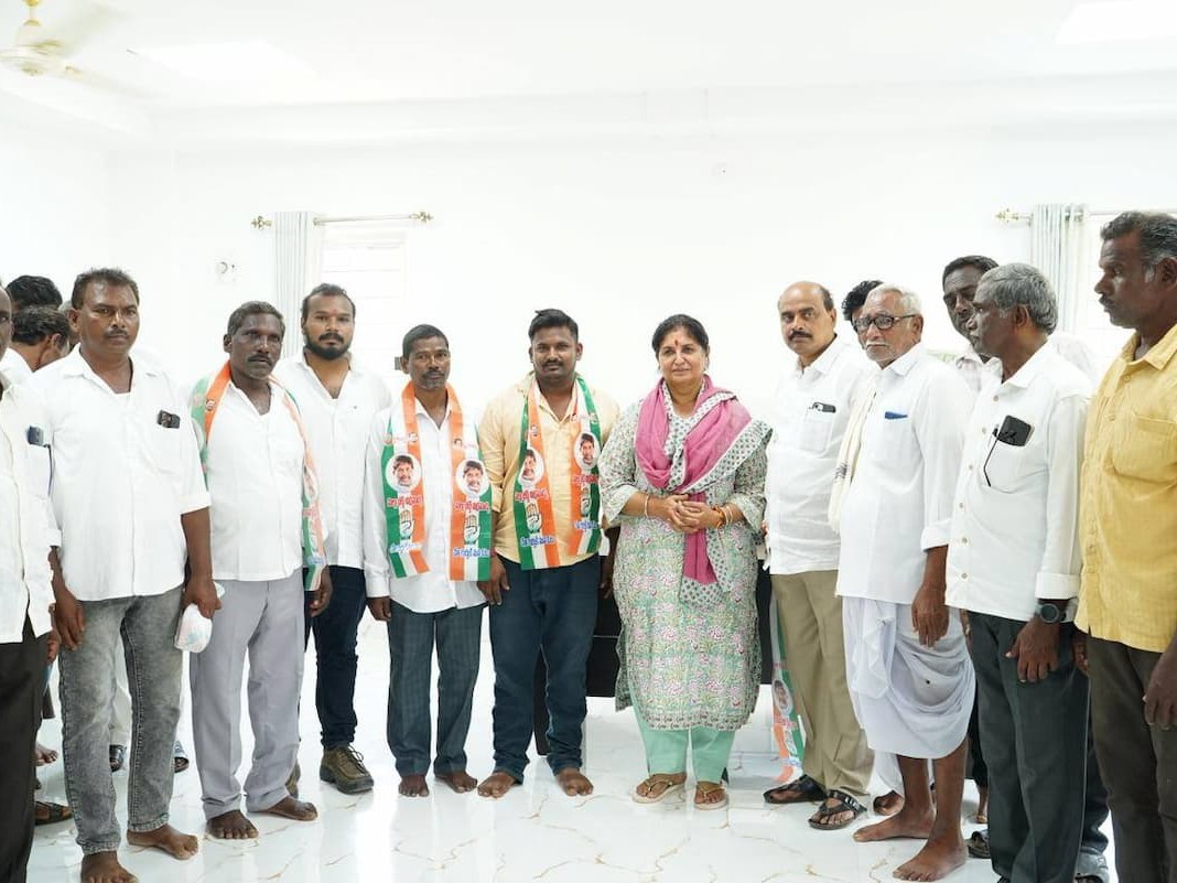 మల్లు నందిని సమక్షంలో పలువురు కాంగ్రెస్‌లో చేరిక