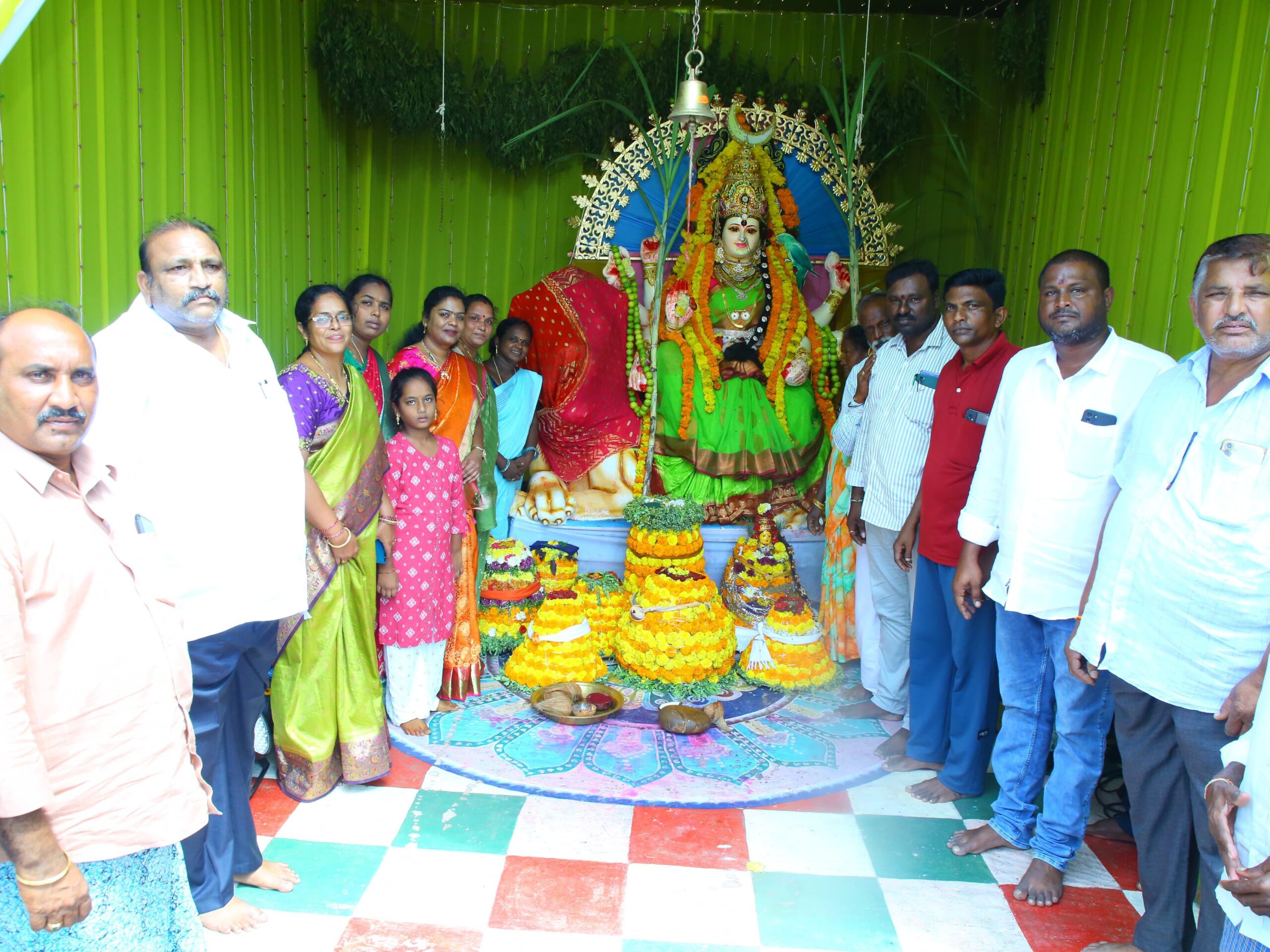 శీ కనకదుర్గాదేవి నిమజ్జన కార్యక్రమంలో పాల్గొన్న ఎమ్మెల్యే