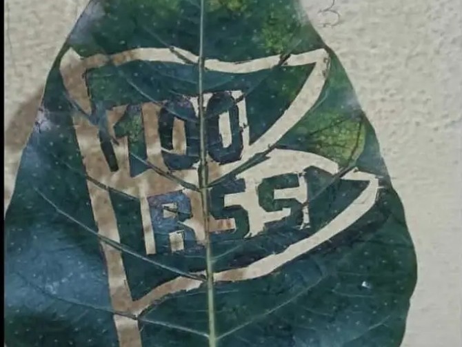రావి ఆకుపై ఆర్ఎస్ఎస్ శతాబ్ది ఉత్సవ చిత్రం