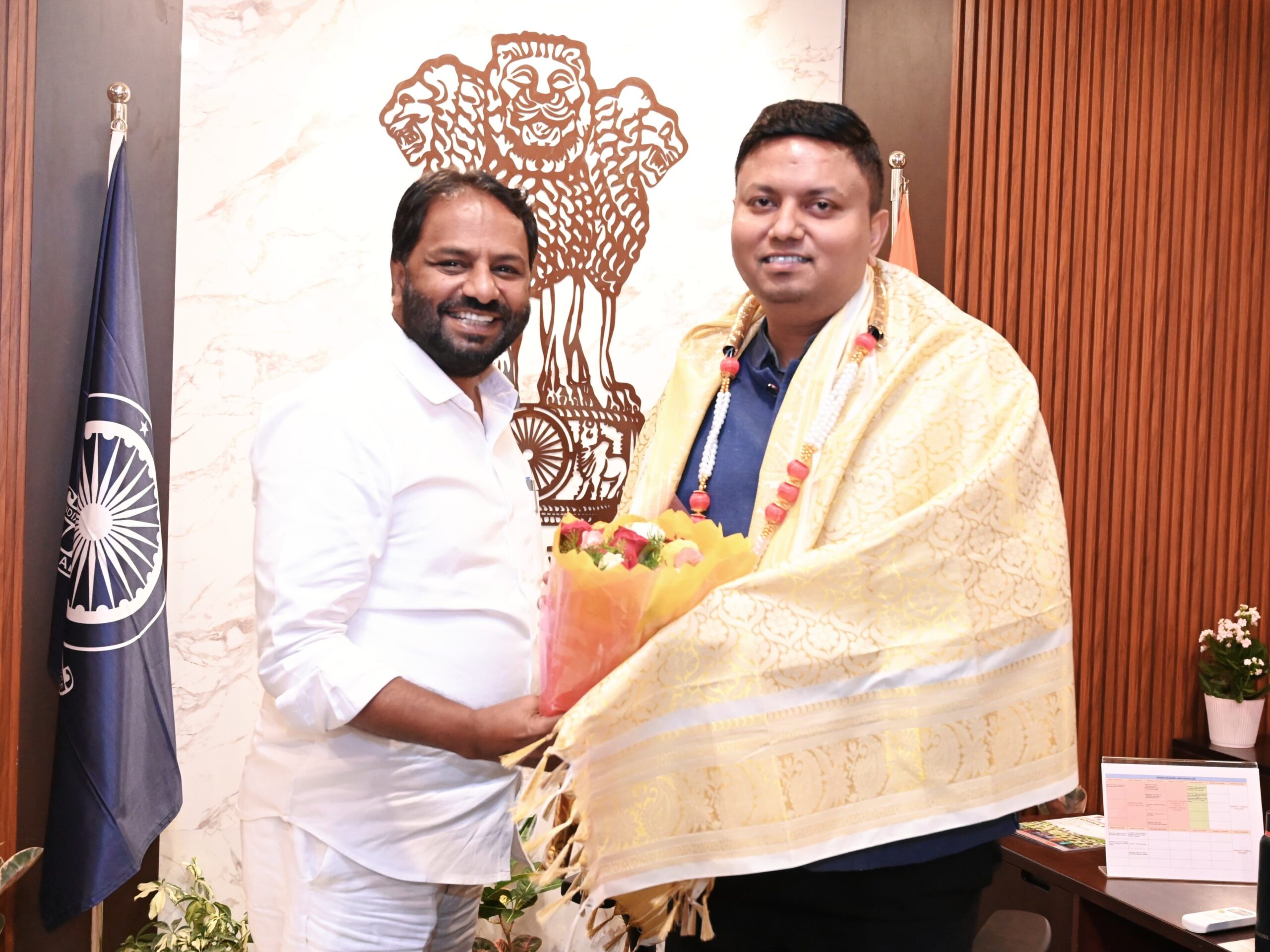 జిల్లా కలెక్ట‌ర్, ఎస్పీని కలసిన ఎమ్మెల్యే