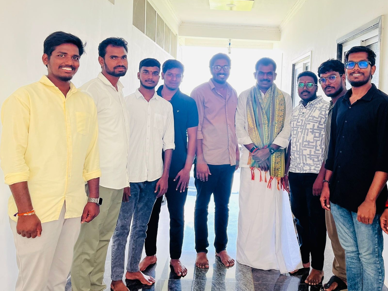 ఎమ్మెల్యే మెగా రెడ్డికి కృతజ్ఞతలు తెలిపిన కాంగ్రెస్ యువకులు