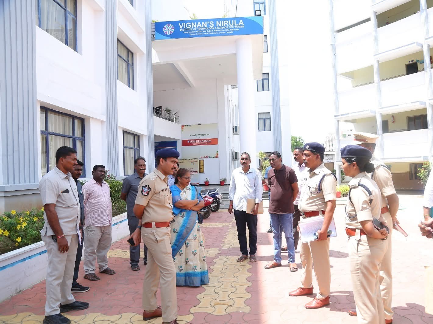 గుంటూరులో ఏపీపీ రాత పరీక్షలకు పటిష్ట బందోబస్తు