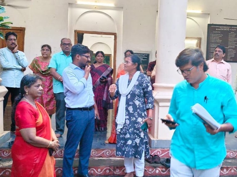 వేదికల ఏర్పాట్లను తనిఖీ చేసిన జాయింట్ కలెక్టర్