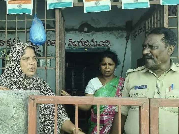 ‘పాఠశాలలో వంట సామాగ్రి దొంగతనం’