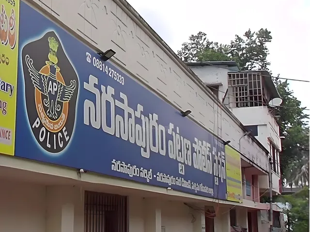 ఏడుగురు పేకాట రాయుళ్లు అరెస్ట్