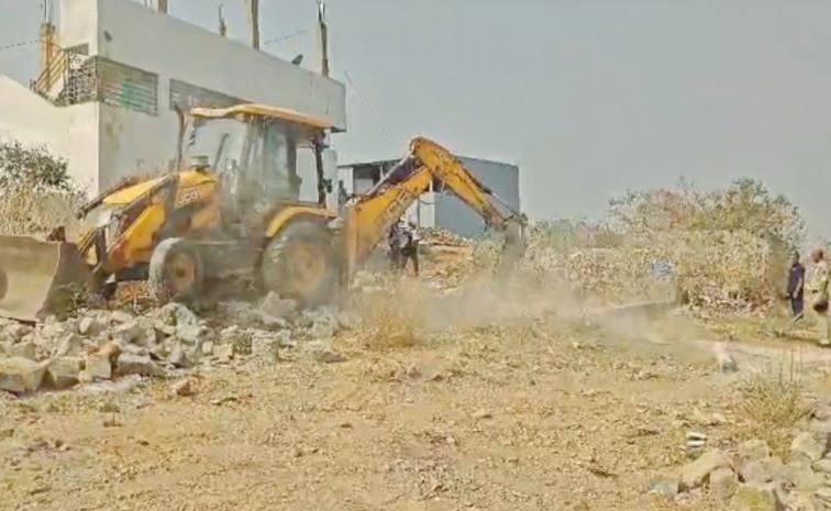 BIG BREAKING: మరోసారి హైడ్రా కూల్చివేతలు