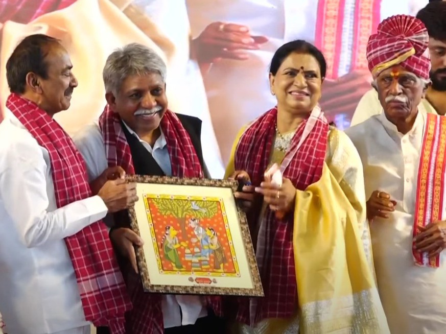 ‘అలాయ్ బలాయ్’లో పాల్గొన్న ఎంపీ