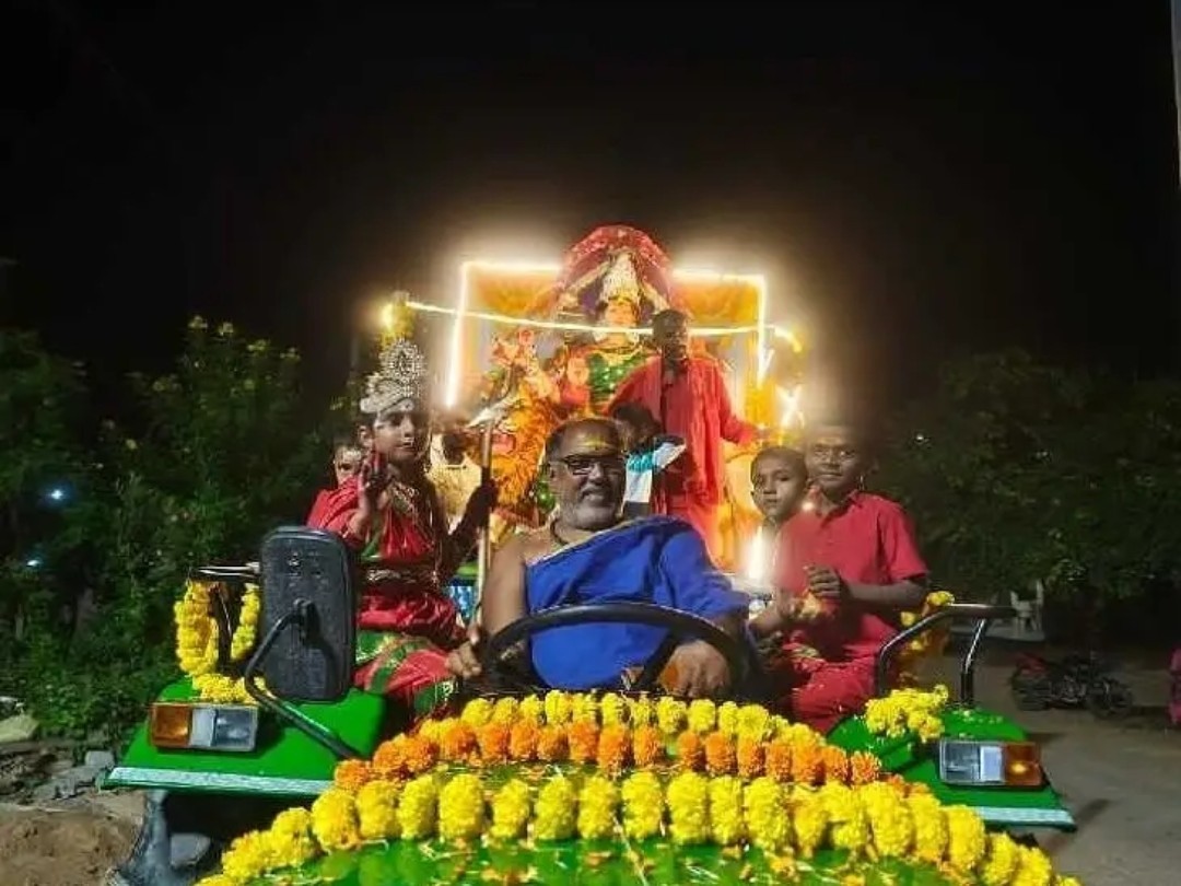 వల్లాలలో వైభవంగా అమ్మవారి నిమజ్జనం