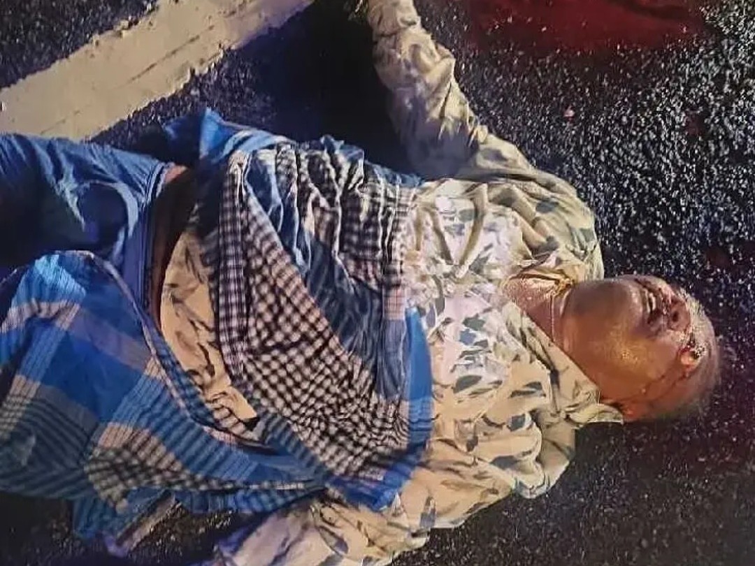 డివైడర్‌ను ఢీకొని వ్యక్తి మృతి