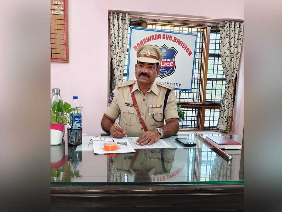 ఏపీకే లింక్ ఓపెన్ చేస్తే ఫోన్లు హ్యాక్ : డీఎస్పీ విఠల్ రెడ్డి