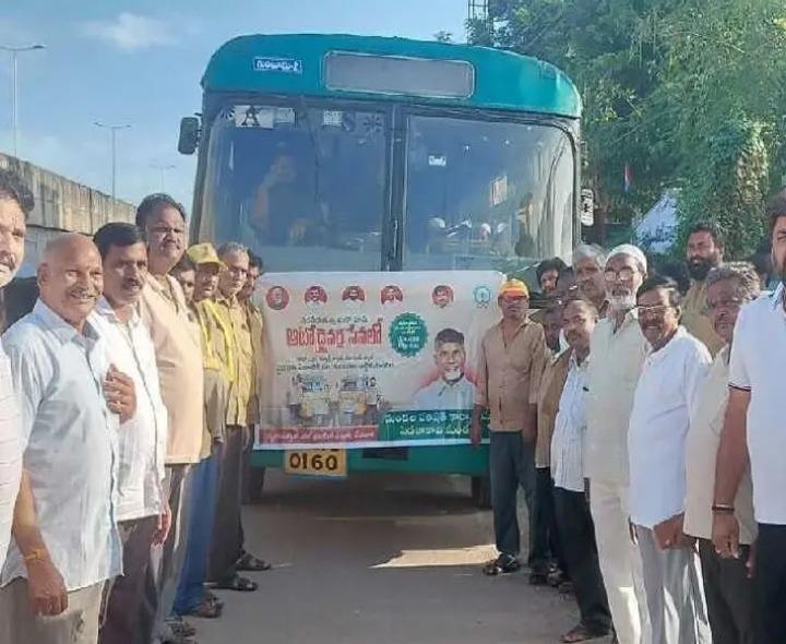 విజయవాడకు తరలి వెళ్లిన ఆటో కార్మికులు