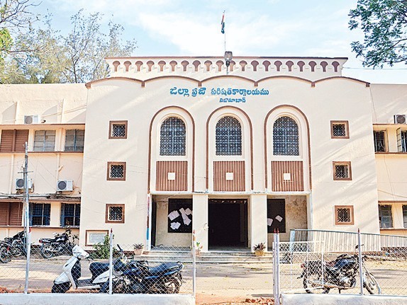 జడ్పీ పీఠం గెలిచే అభ్యర్థుల అన్వేషణలో నేతలు