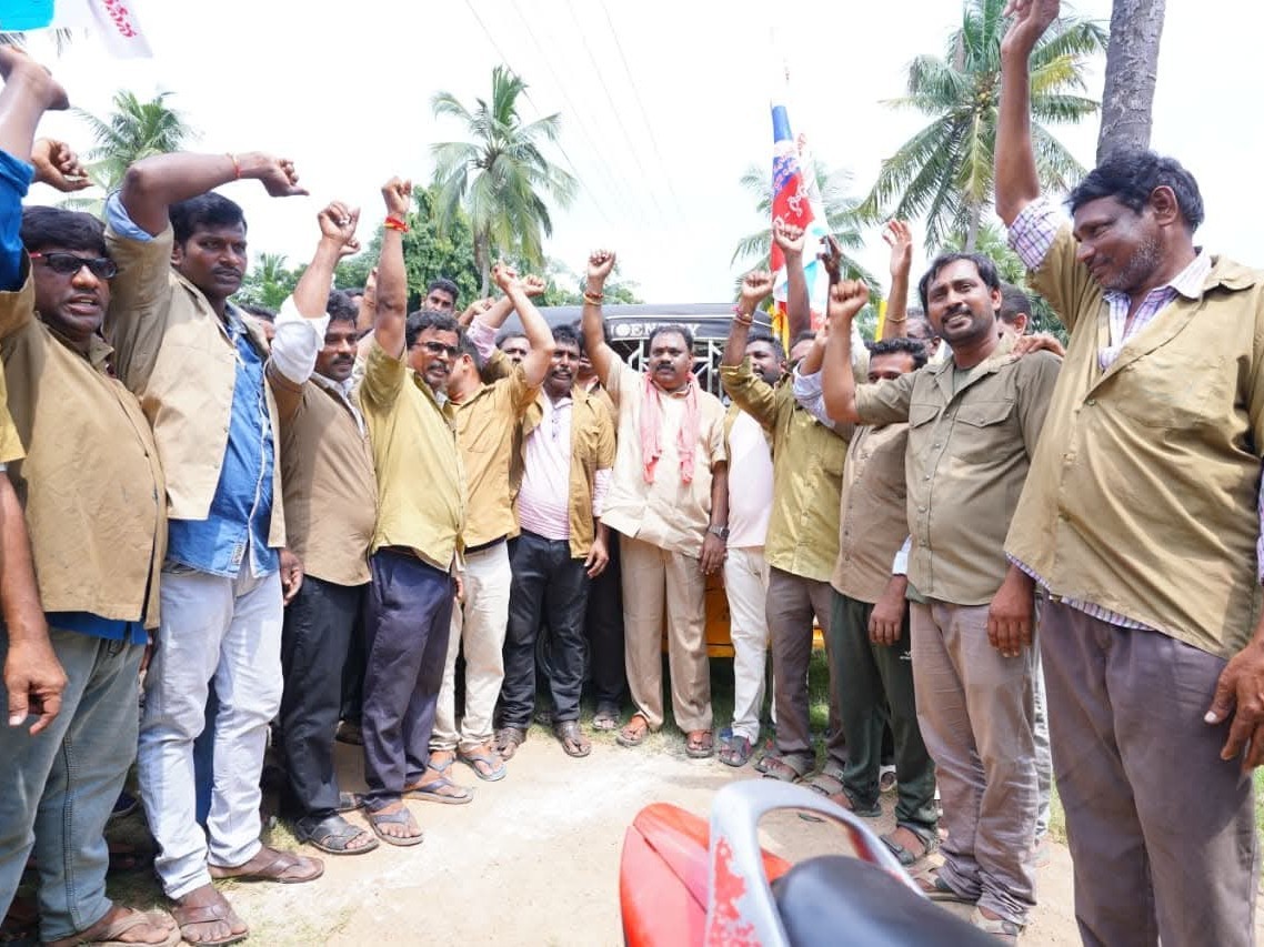 ‘ఆటో డ్రైవర్‌ సేవ’ పథకం ప్రారంభించిన ఎమ్మెల్యే