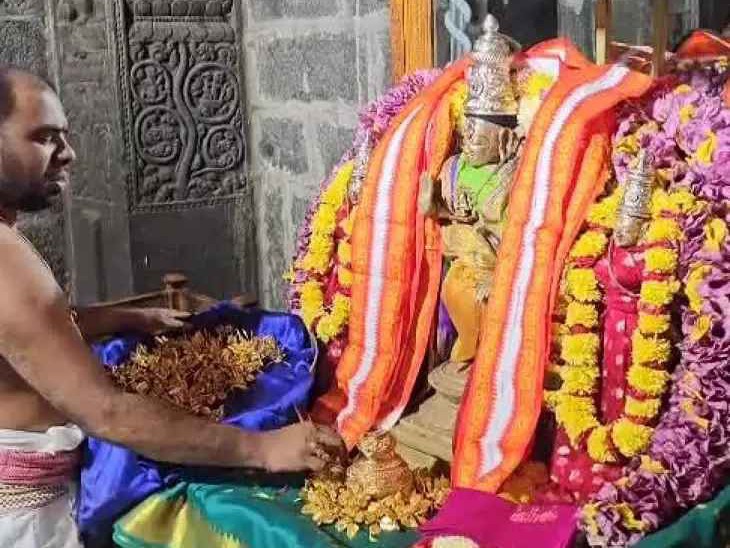 వరాహ లక్ష్మీనరసింహస్వామి ఆలయంలోసహస్రనామార్చన