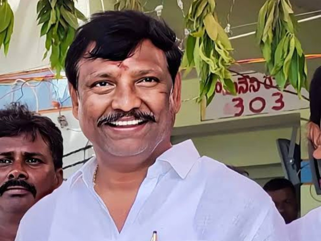 ఆటో డ్రైవర్ల సేవా కార్యక్రమంలో పాల్గొన్న ఎమ్మెల్యే