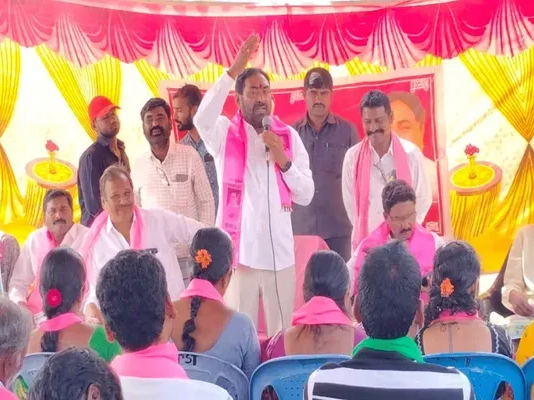 రాష్ట్ర ప్రభుత్వంపై మాజీ మంత్రి విమర్శలు