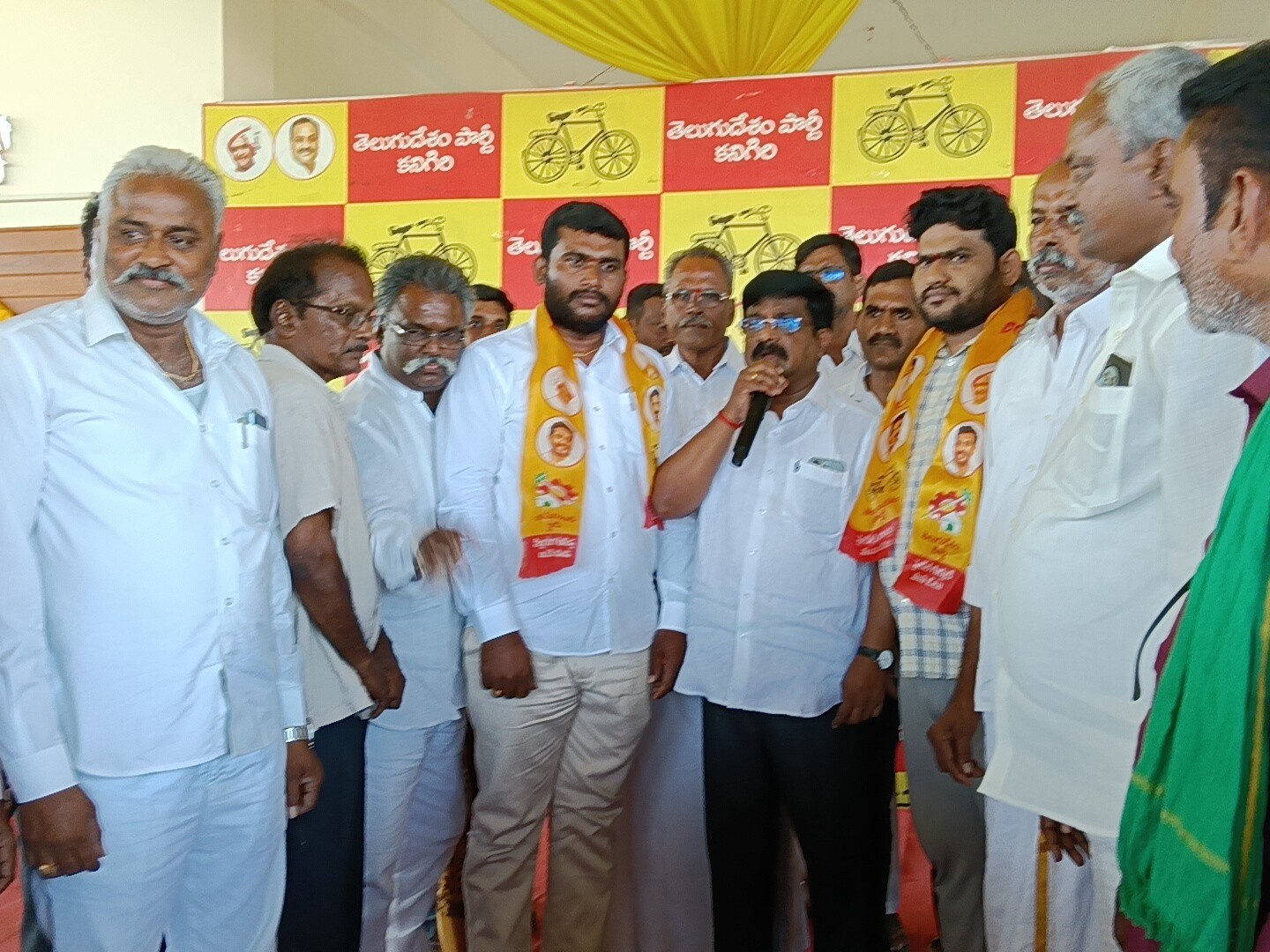 ‘కనిగిరి అభివృద్ధి కోసం అందరం ఐక్యంగా కృషి చేద్దాం’