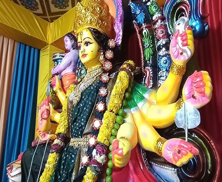 దుర్గాదేవి మండపంలో అపశృతి