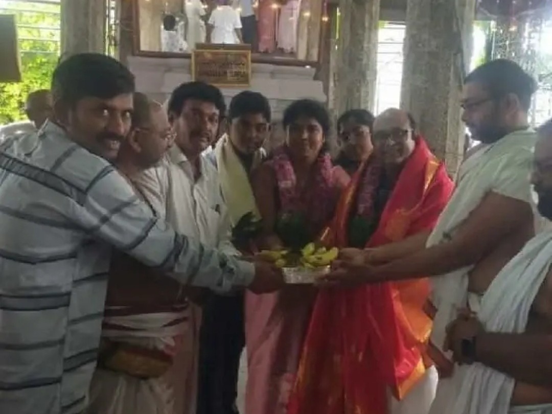 స్వామివారికి వెండి సహస్త్ర ధార తట్ట విరాళం