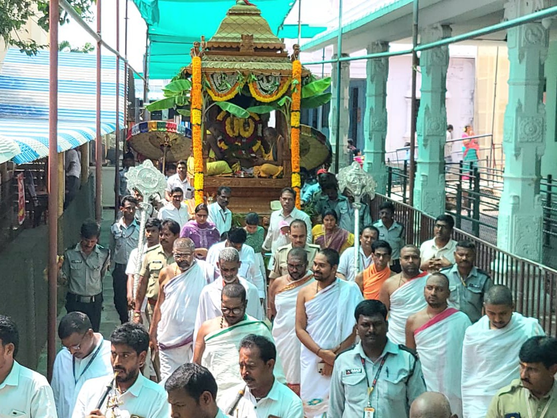 శంఖవరంలో సత్యదేవుని ఆలయంలో వైభవంగా ప్రాకార సేవ