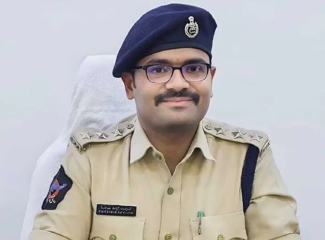 ప్రజలు జాగ్రత్తలు వహించాలి: డీఎస్పీ