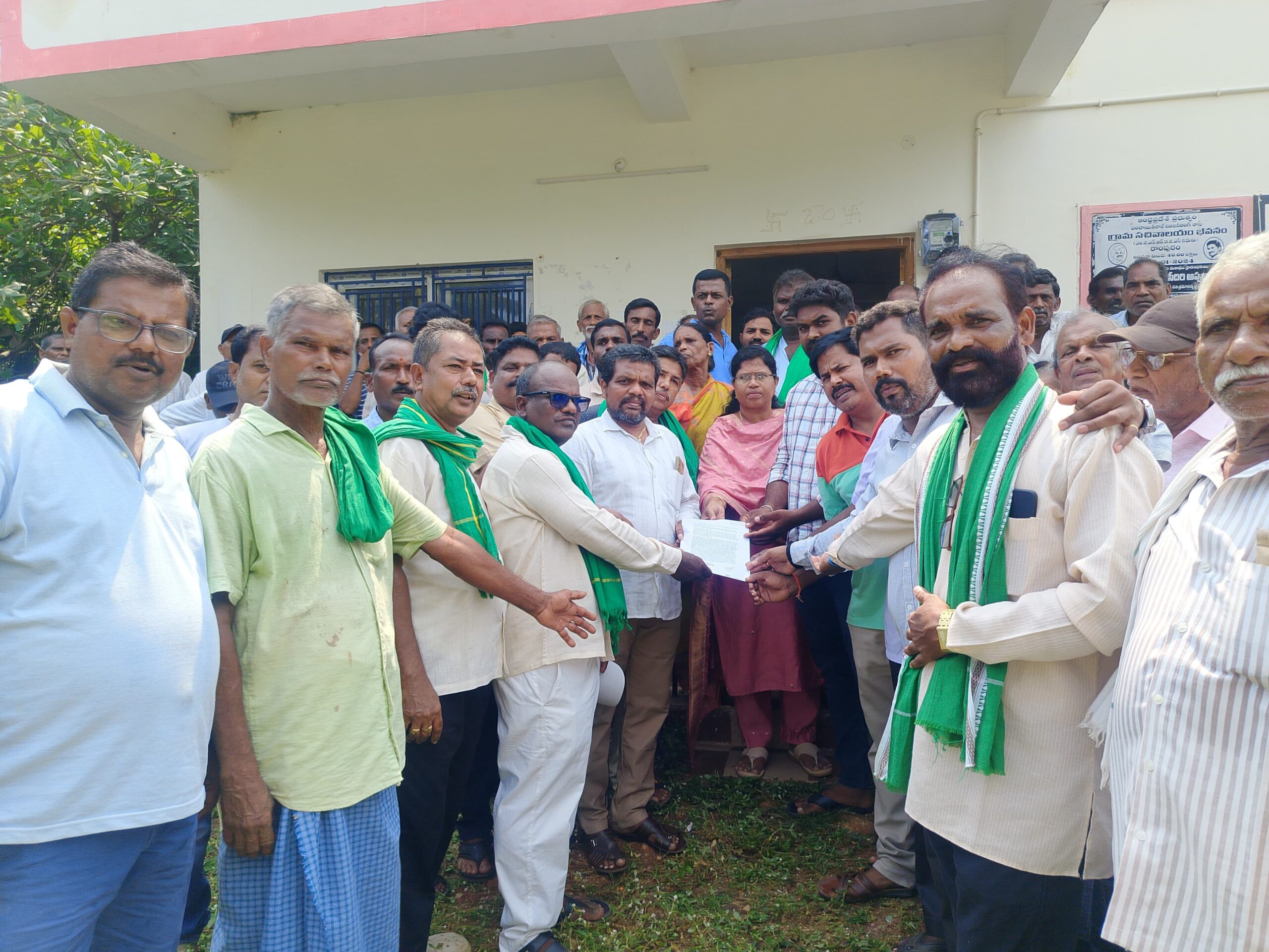 కార్గో ఎయిర్ పోర్ట్ వద్దు.. మా భూమిలే మాకు ముద్దు