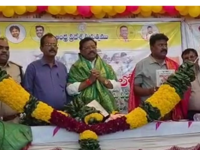 సమాజంలో ఆటో డ్రైవర్లది కీలకపాత్ర: ఎమ్మెల్యే