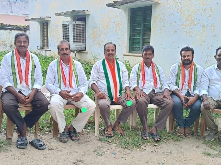‘కాంగ్రెస్ అభ్యర్థుల గెలుపే లక్ష్యంగా పనిచేయాలి’